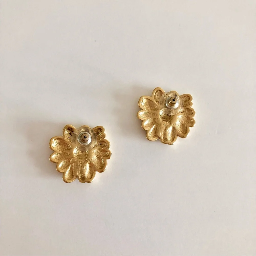 Vintage Gold Floral Daisy Earrings